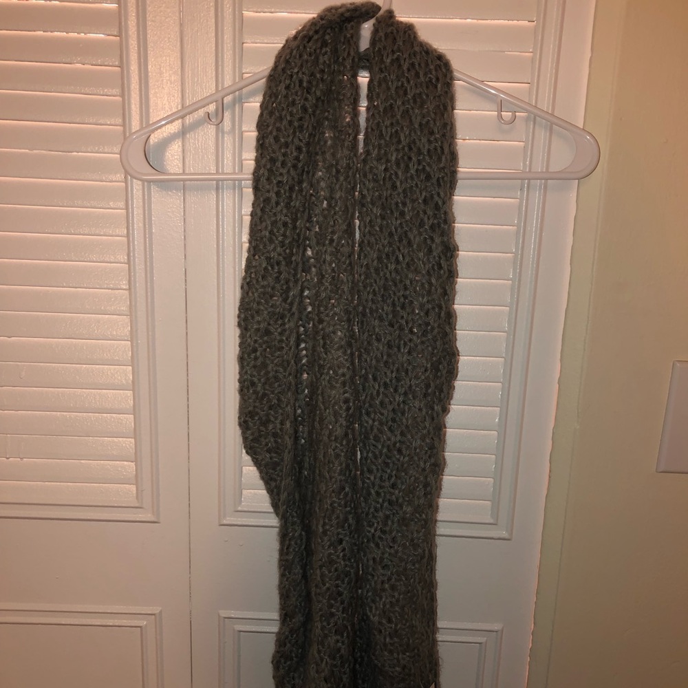 Grey scarf